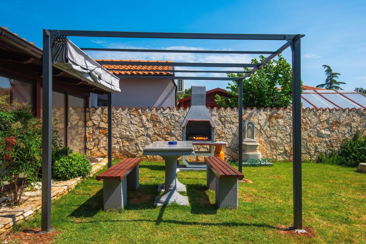Holiday Home Jasminka Медулин Экстерьер фото